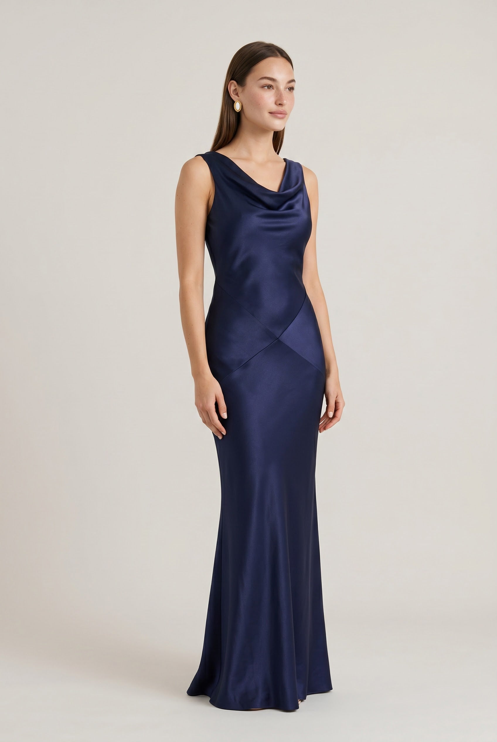 שמלת מריאל | מקסי סאטן עם גב פתוח
