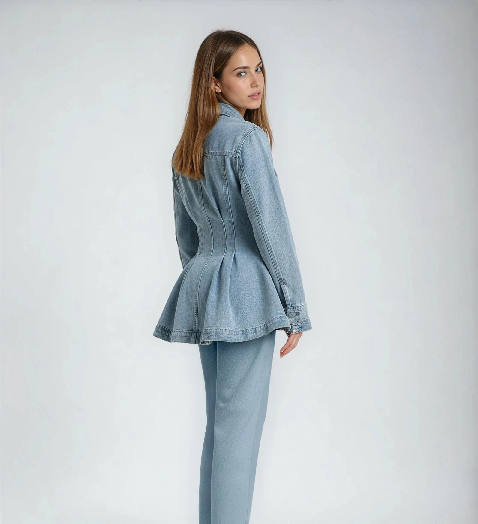 RAYA – סט ג'ינס: ז'קט ומכנסיים ישרים בתכלת