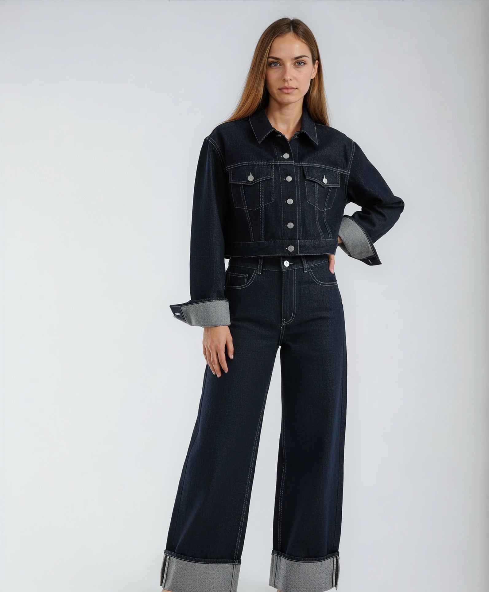 LORÉ – סט ג'ינס: ז'קט קצר ומכנסי Wide Leg בג'ינס כהה