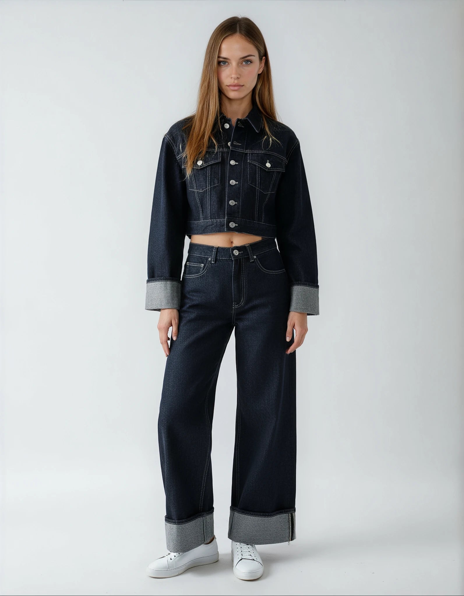 LORÉ – סט ג'ינס: ז'קט קצר ומכנסי Wide Leg בג'ינס כהה