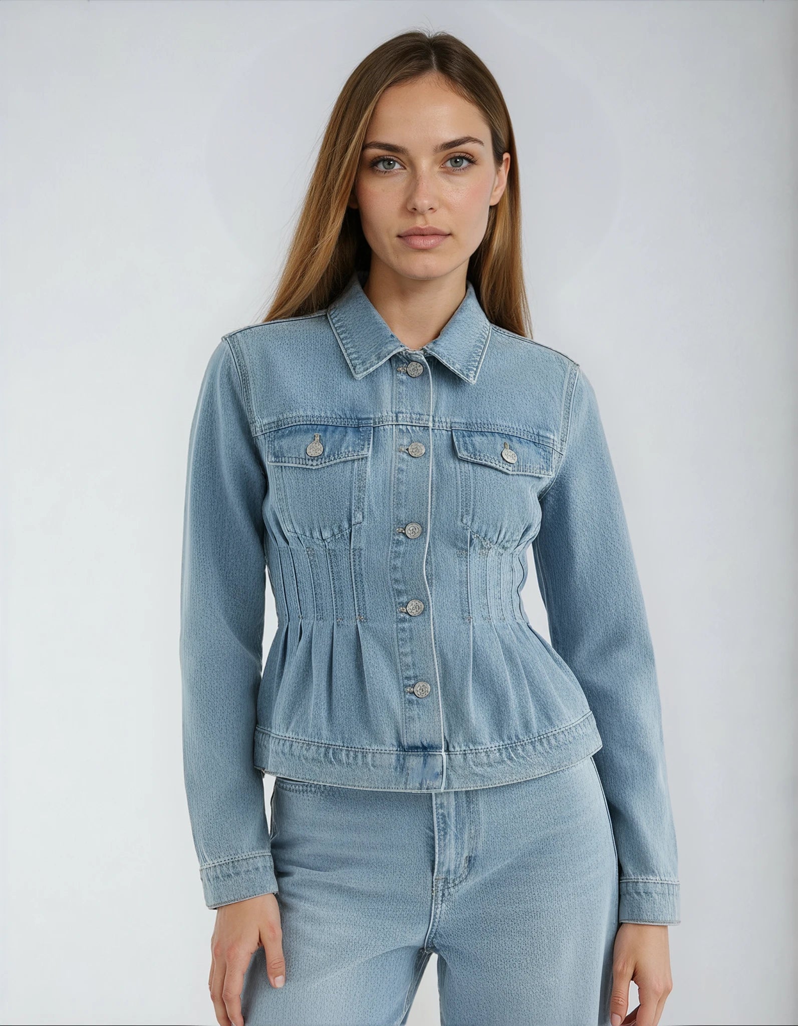 RAYA – סט ג'ינס: ז'קט ומכנסיים ישרים בתכלת