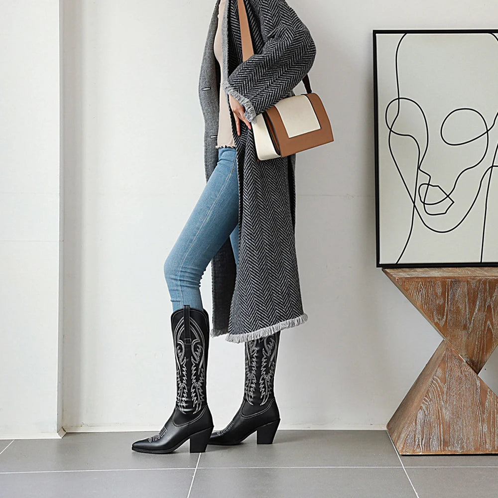 STORM - מגפי ברך קאובוי רטרו בוהן מחודדת עם רקמה