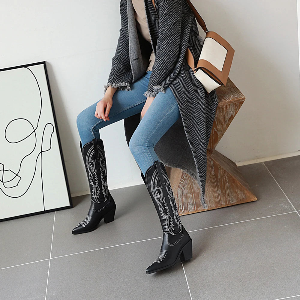 STORM - מגפי ברך קאובוי רטרו בוהן מחודדת עם רקמה