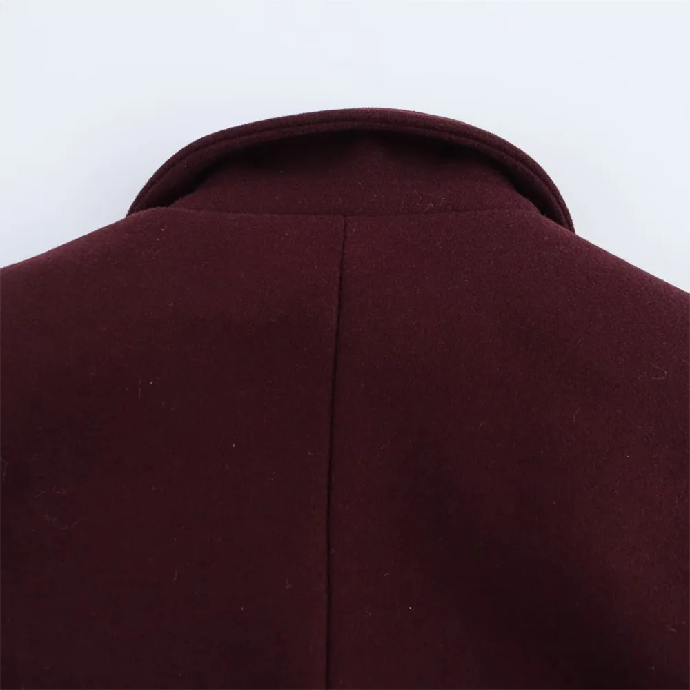 CLARA – מעיל דאבל ברסט אלגנטי במראה יוקרתי