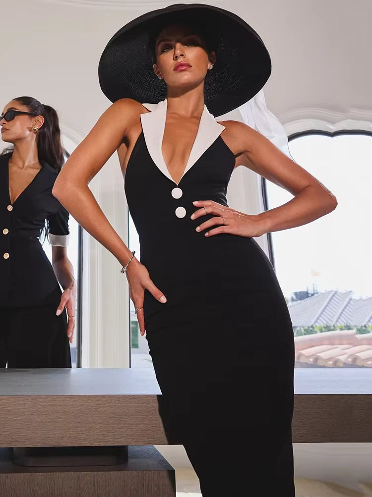 KENDALL – שמלת מקסי מחטבת בגזרת קולר דו־גוונית