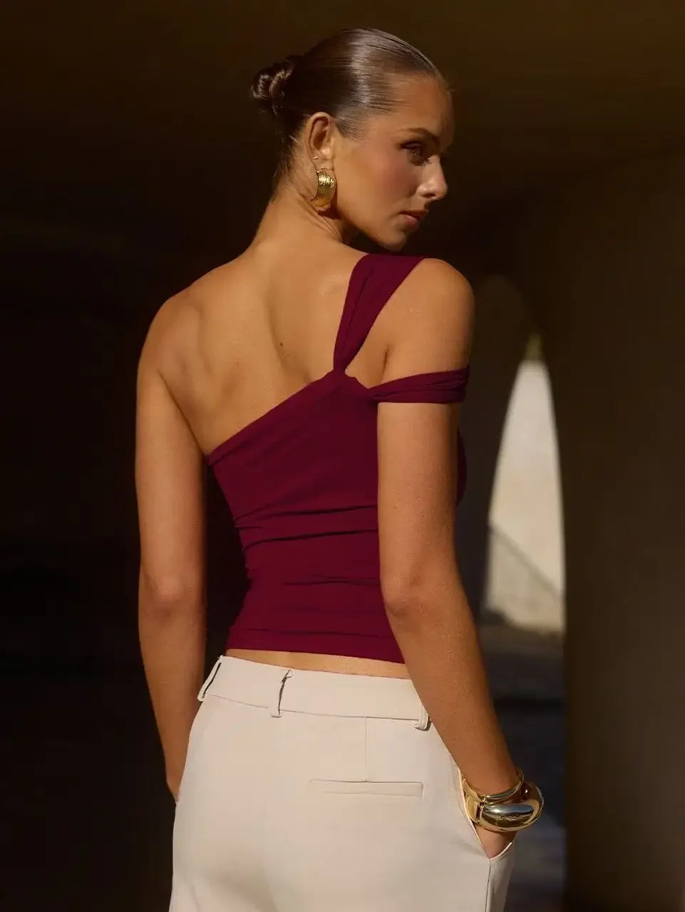 DANIELLA – טופ א־סימטרי בסגנון Y2K