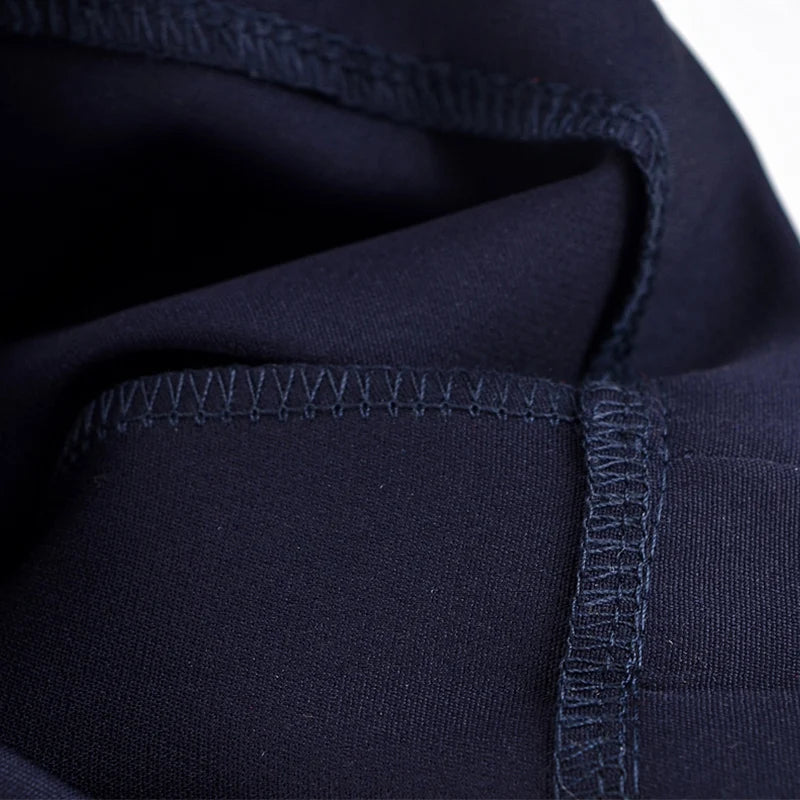 SORA – וסט מחויט עם כפתורים כפולים וצווארון מחודד בנייבי