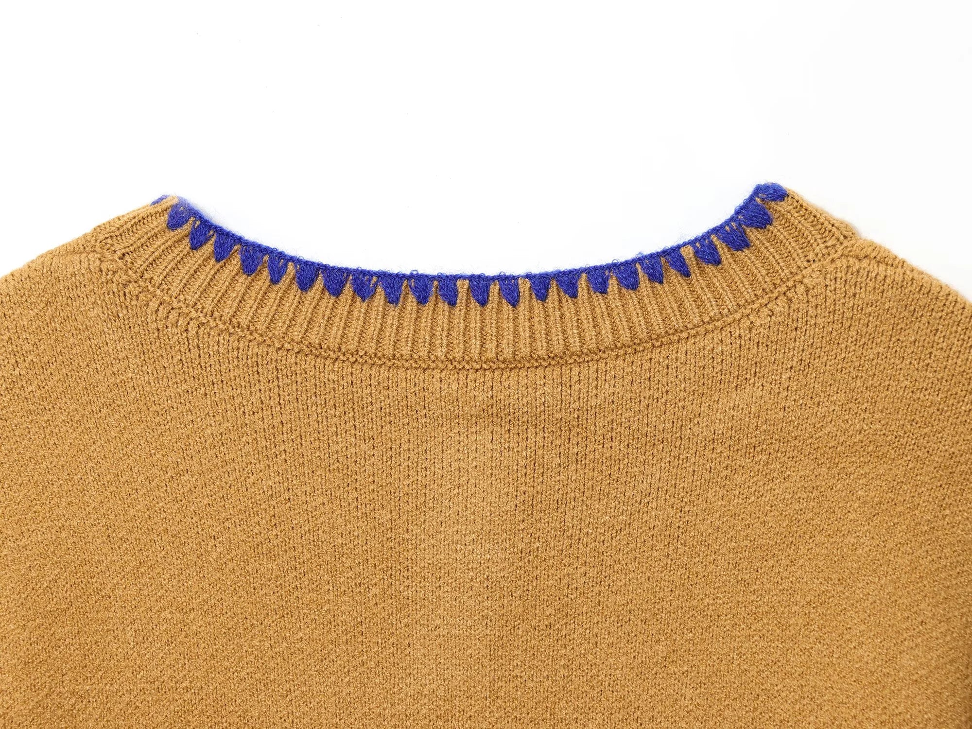 LATTE – סט סריגים: קרדיגן וגופייה תואמים עם פסים בגוון חרדל