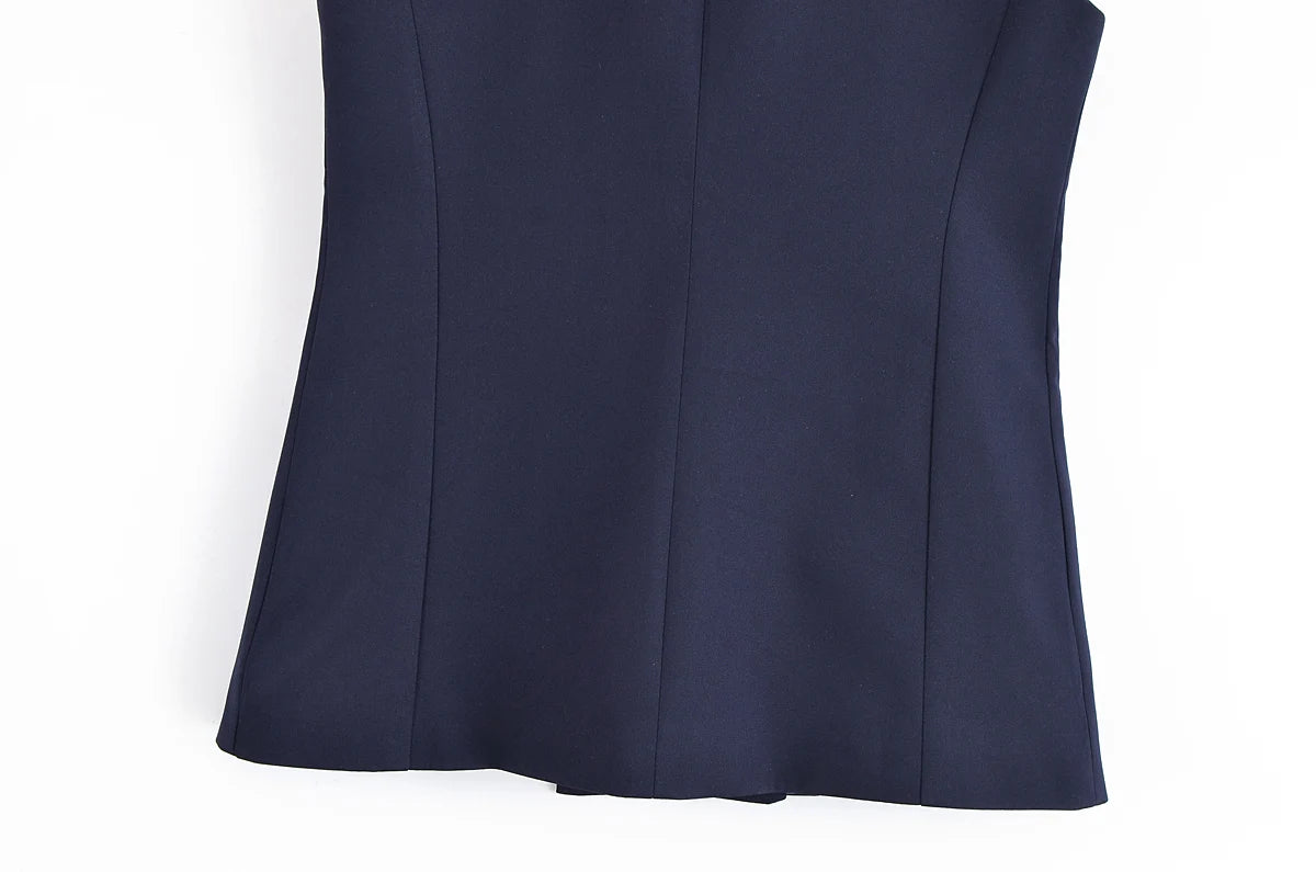 SORA – וסט מחויט עם כפתורים כפולים וצווארון מחודד בנייבי