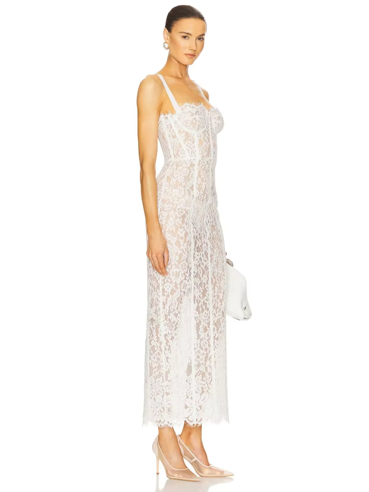 CLAIRE – שמלת תחרה מחטבת באורך מידי עם כתפיות דקות