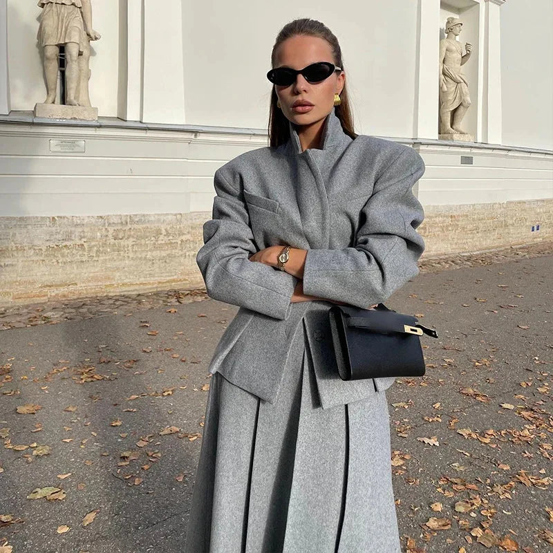 GRACE - סט חליפת צמר בלייזר וחצאית פליסה