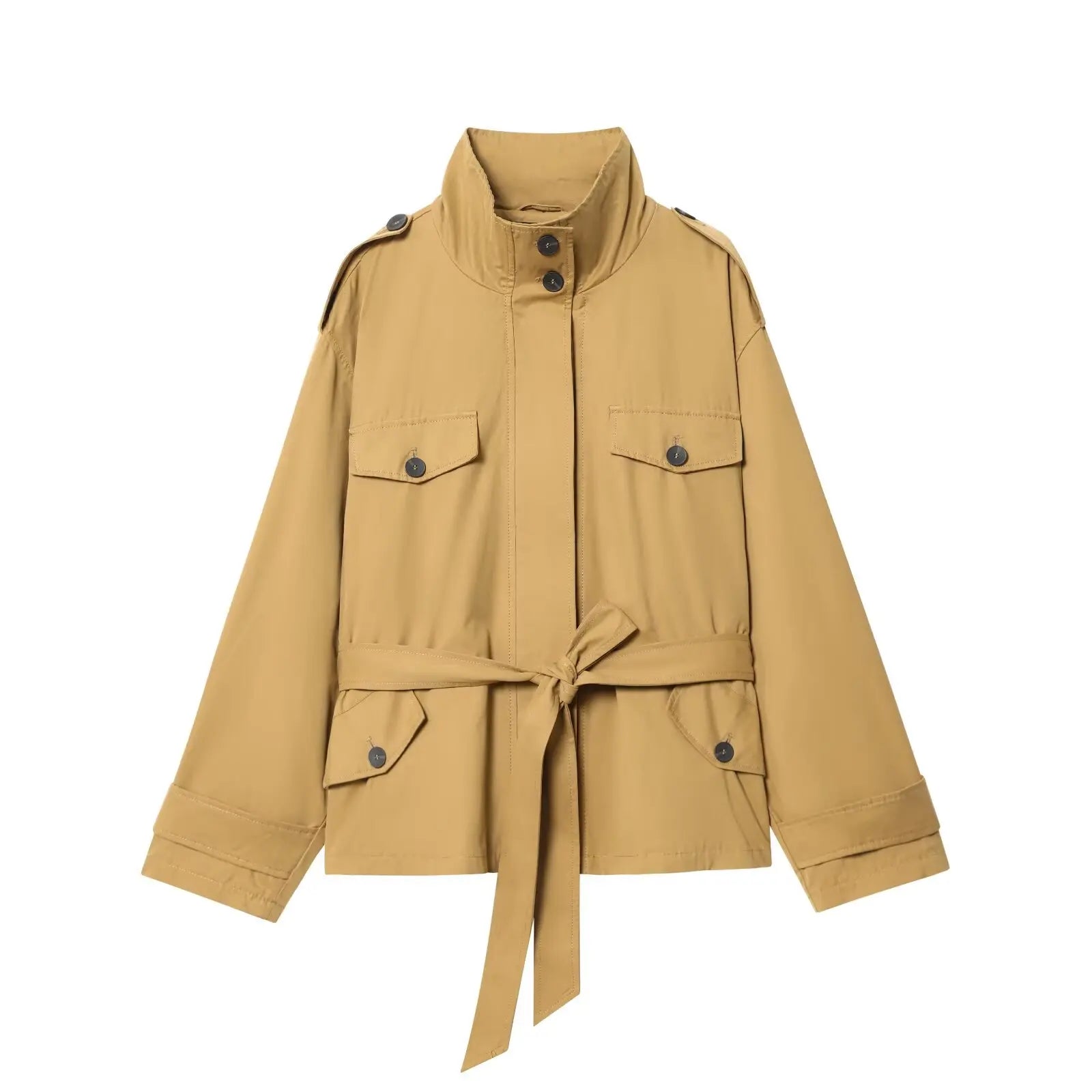 MIKA – סט אלגנטי עם ז’קט גבוה ומכנס קצר