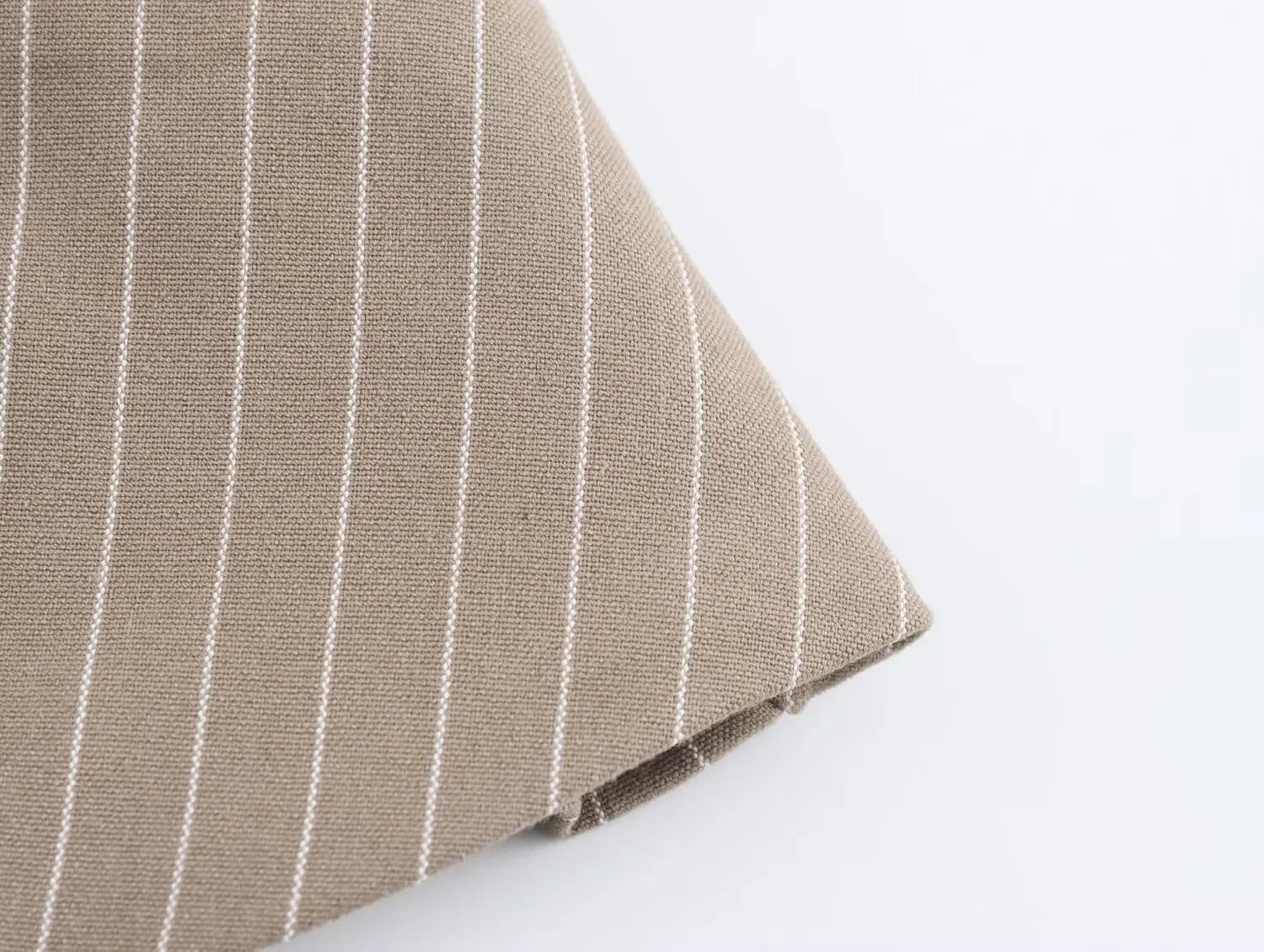 LARÉN – וסט מחויט עם חגורה וצווארון