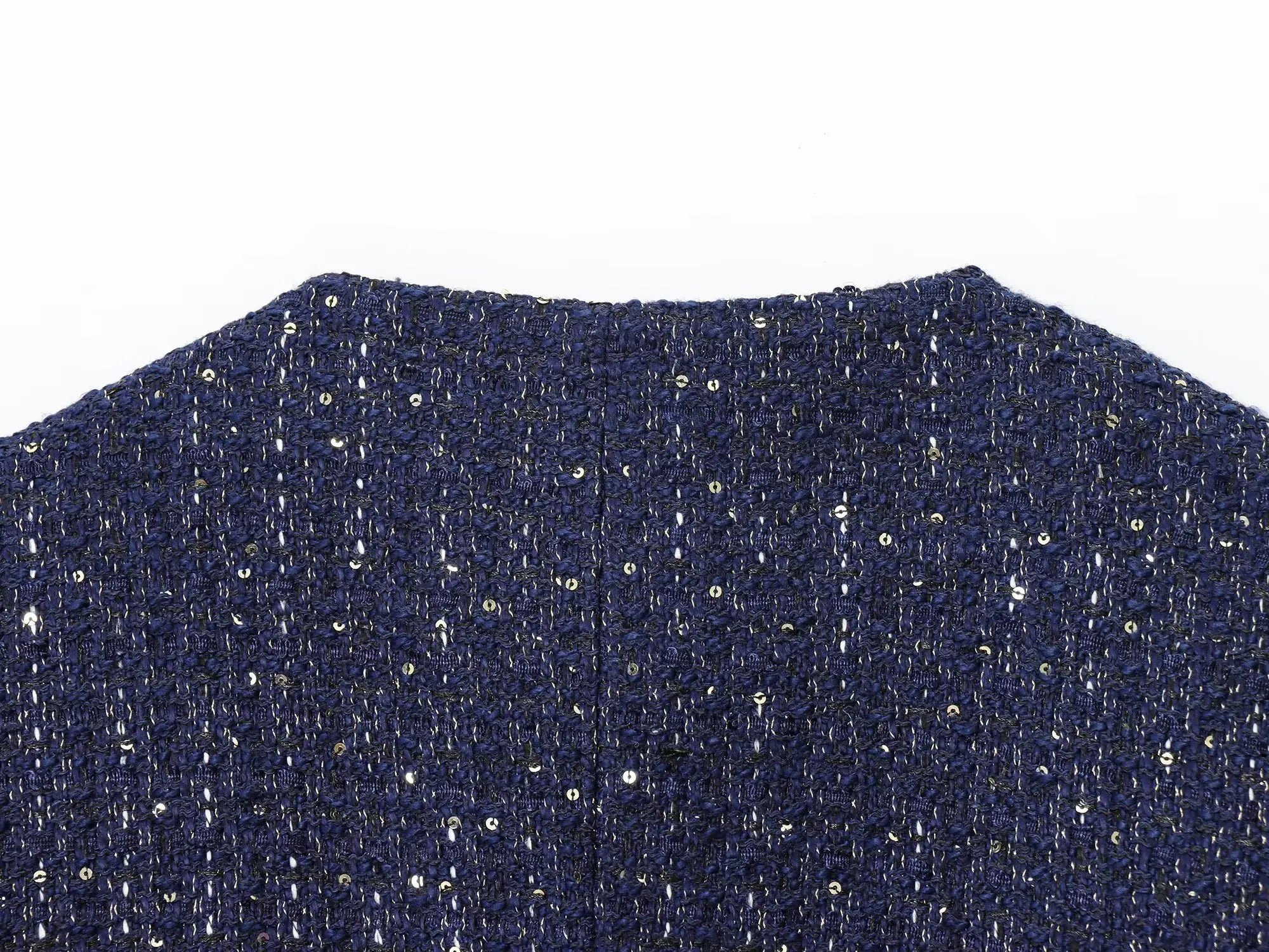 LUMI – חולצה אלגנטית עם חגורה וכפתורים זהב בכחול נייבי