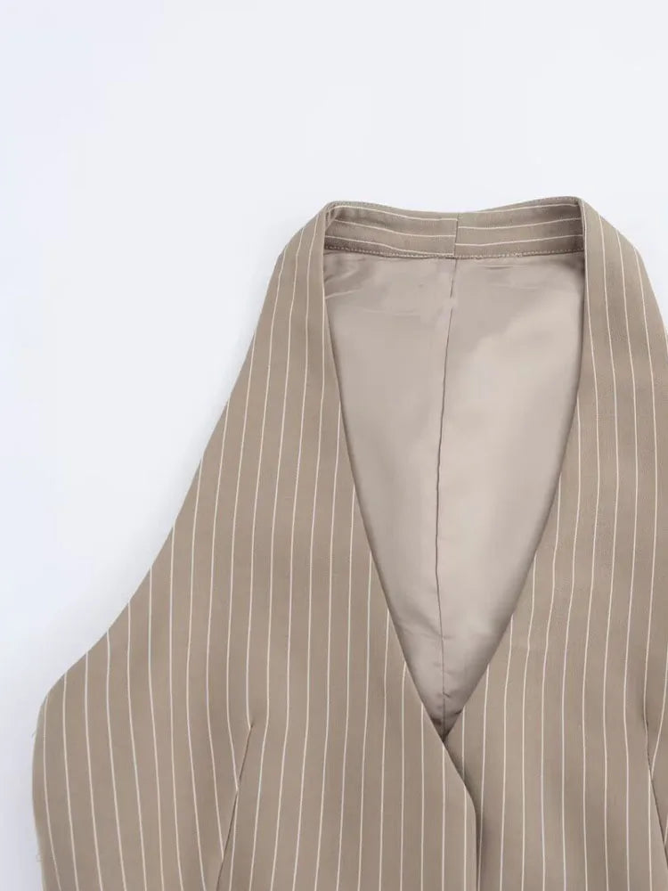 LARÉN – וסט מחויט עם חגורה וצווארון