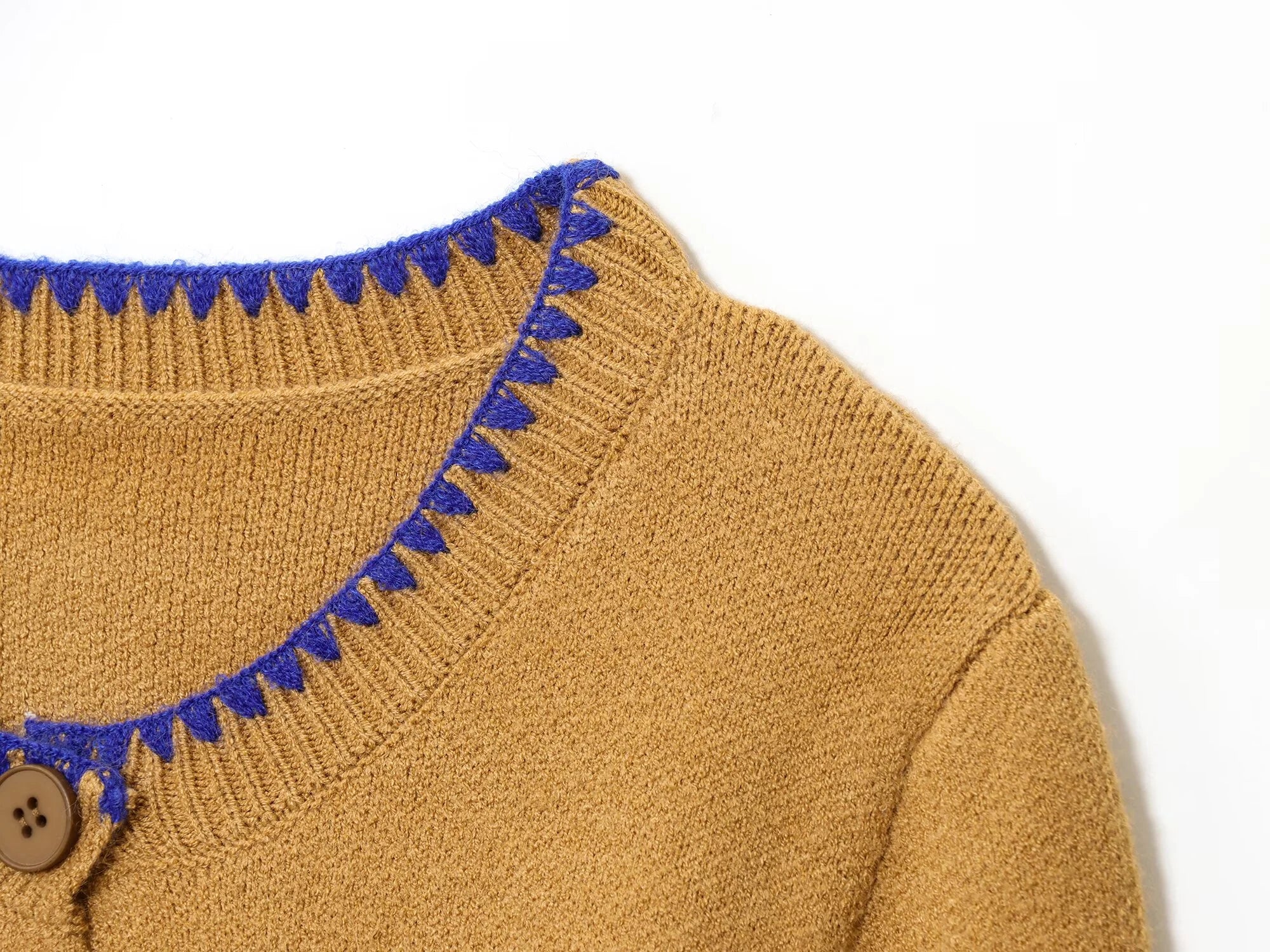 LATTE – סט סריגים: קרדיגן וגופייה תואמים עם פסים בגוון חרדל