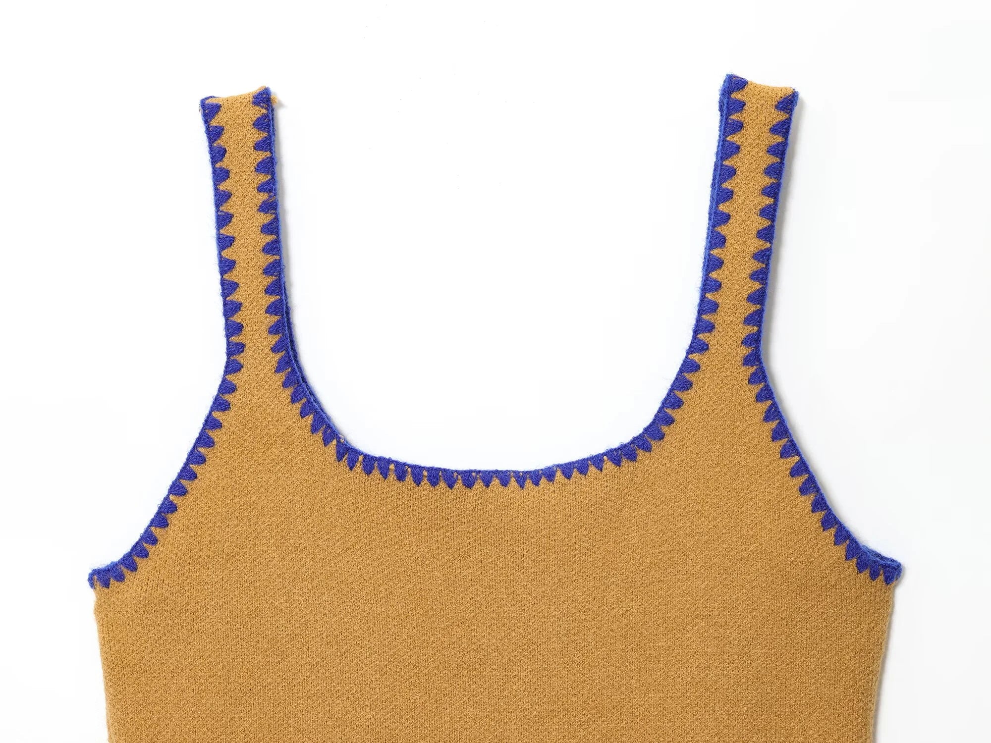 LATTE – סט סריגים: קרדיגן וגופייה תואמים עם פסים בגוון חרדל