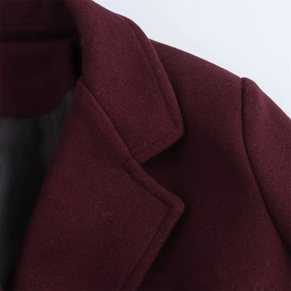 CLARA – מעיל דאבל ברסט אלגנטי במראה יוקרתי