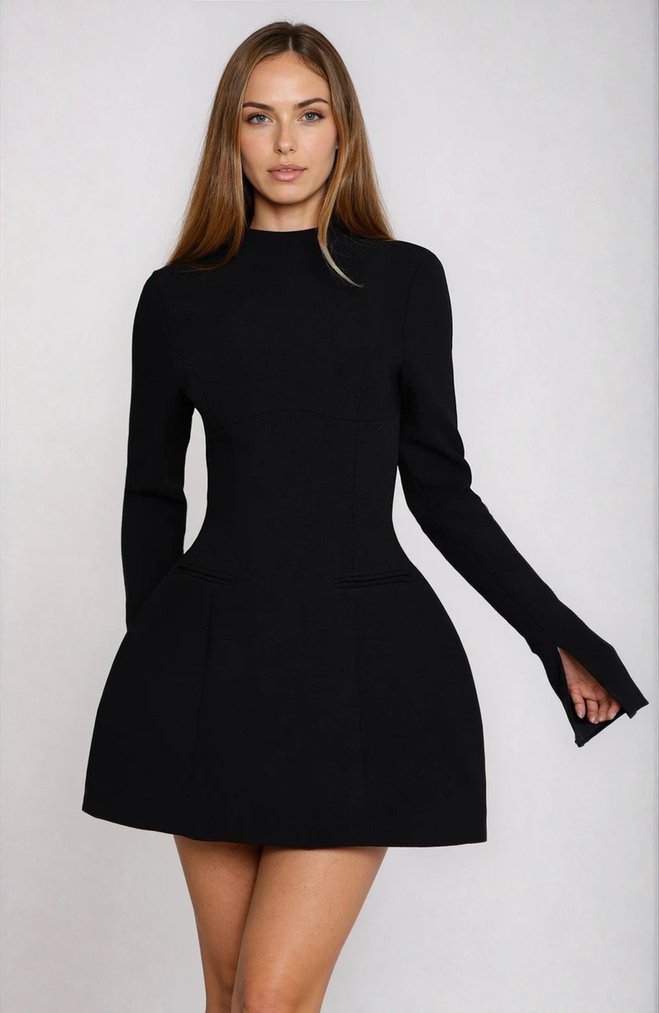 MILA – שמלת ערב צמודה עם גב פתוח