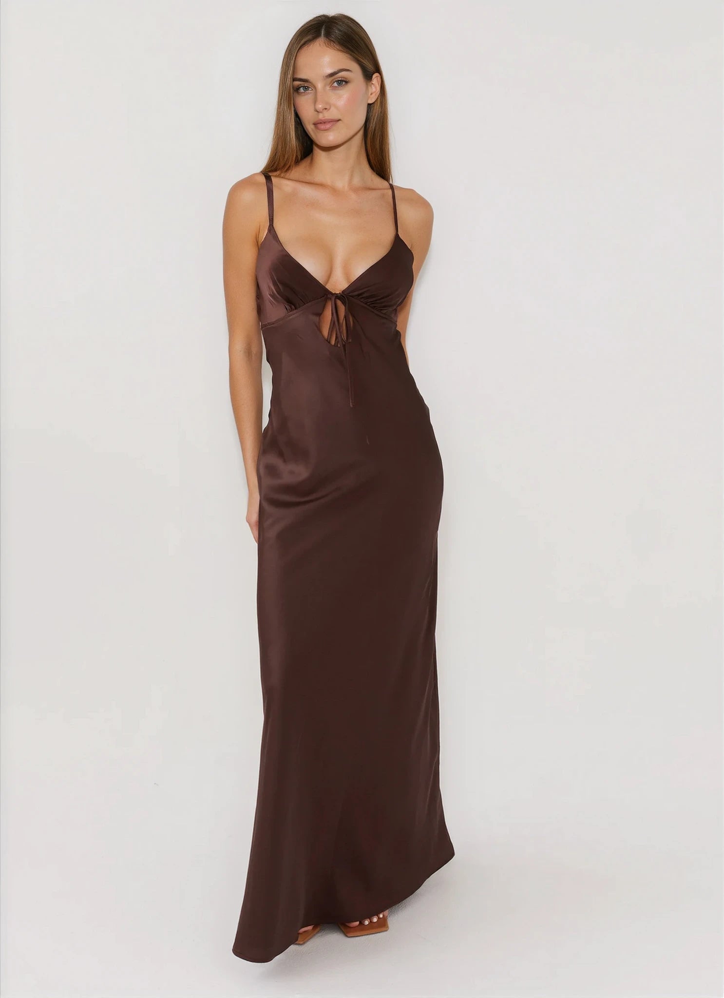 שמלת קינה | סאטן מקסי עם קשירה קדמית