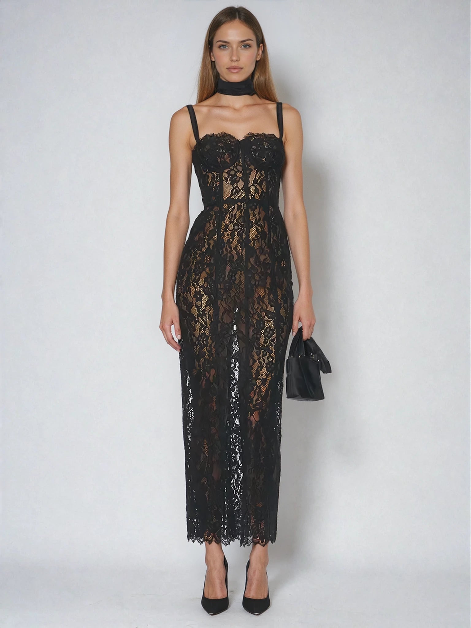 CLAIRE – שמלת תחרה מחטבת באורך מידי עם כתפיות דקות