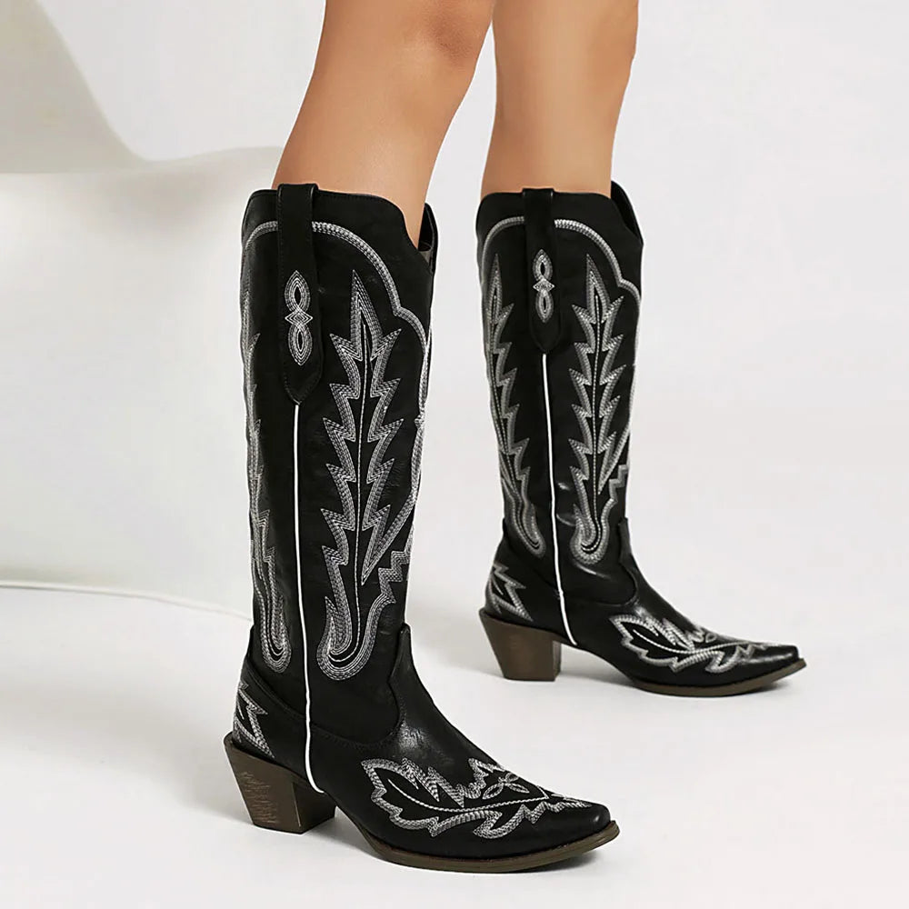 WILD - מגפי ברך קאובוי רקמה עקב בלוק בוהן מחודדת