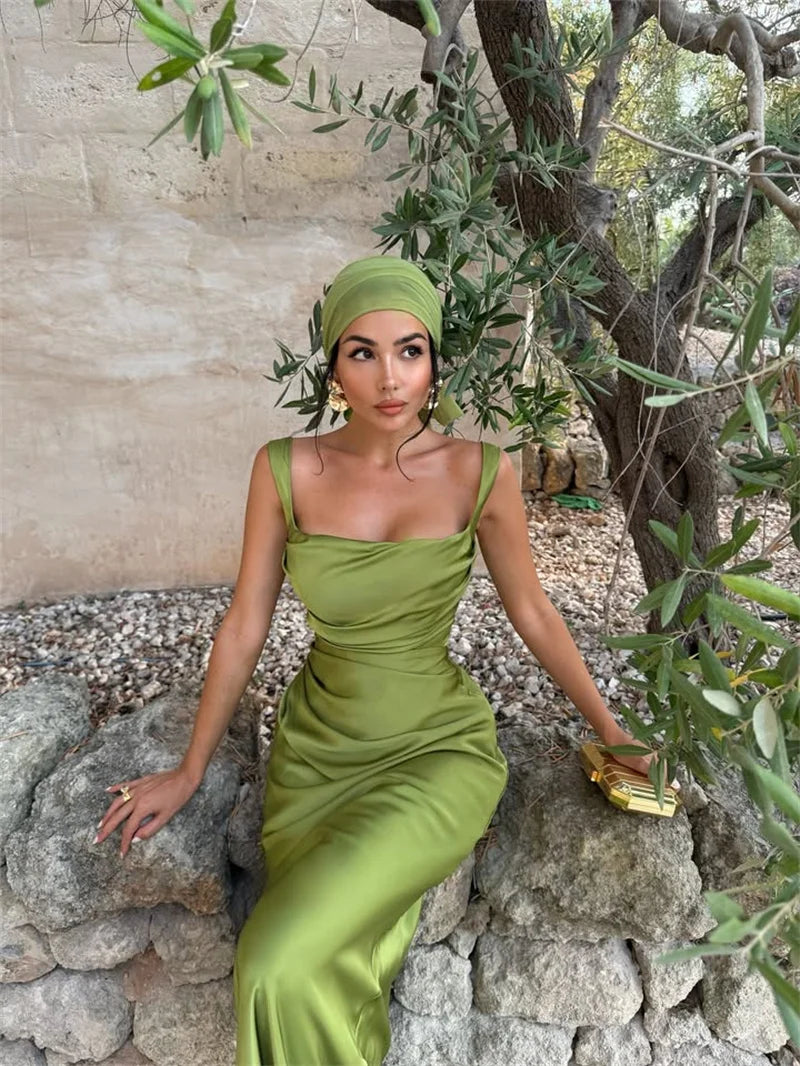 FLORA - שמלת סאטן מקסי גב חשוף שרוולים נופלים