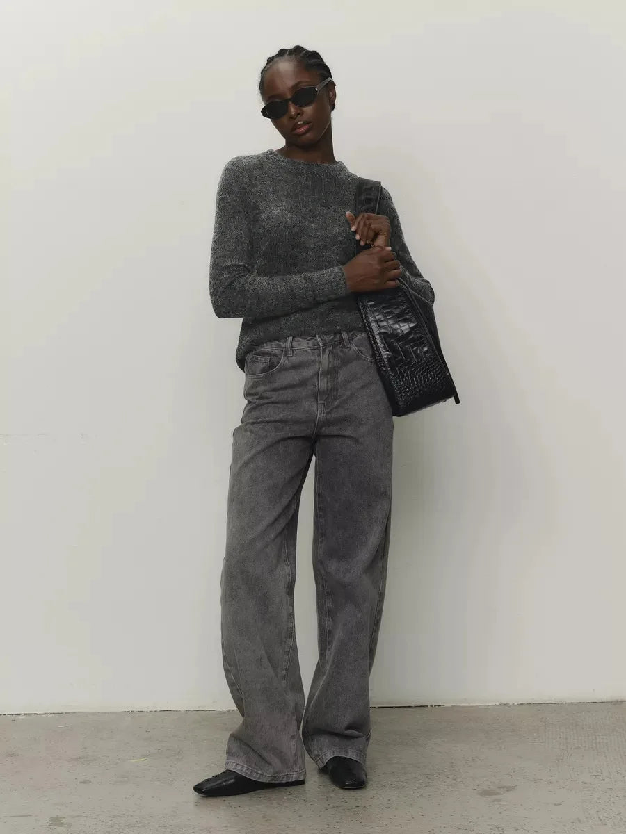 CLEO - סוודר סרוג דק עם צווארון עגול