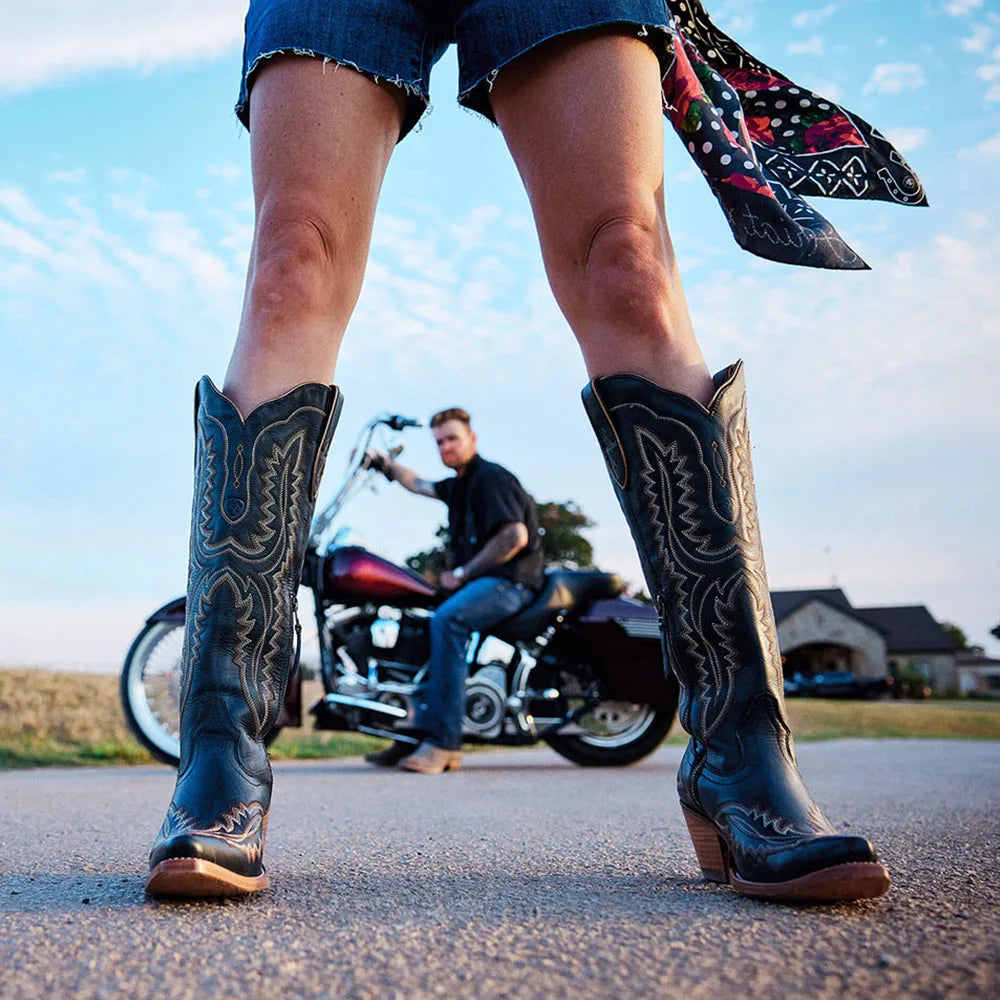 WILD - מגפי ברך קאובוי רקמה עקב בלוק בוהן מחודדת