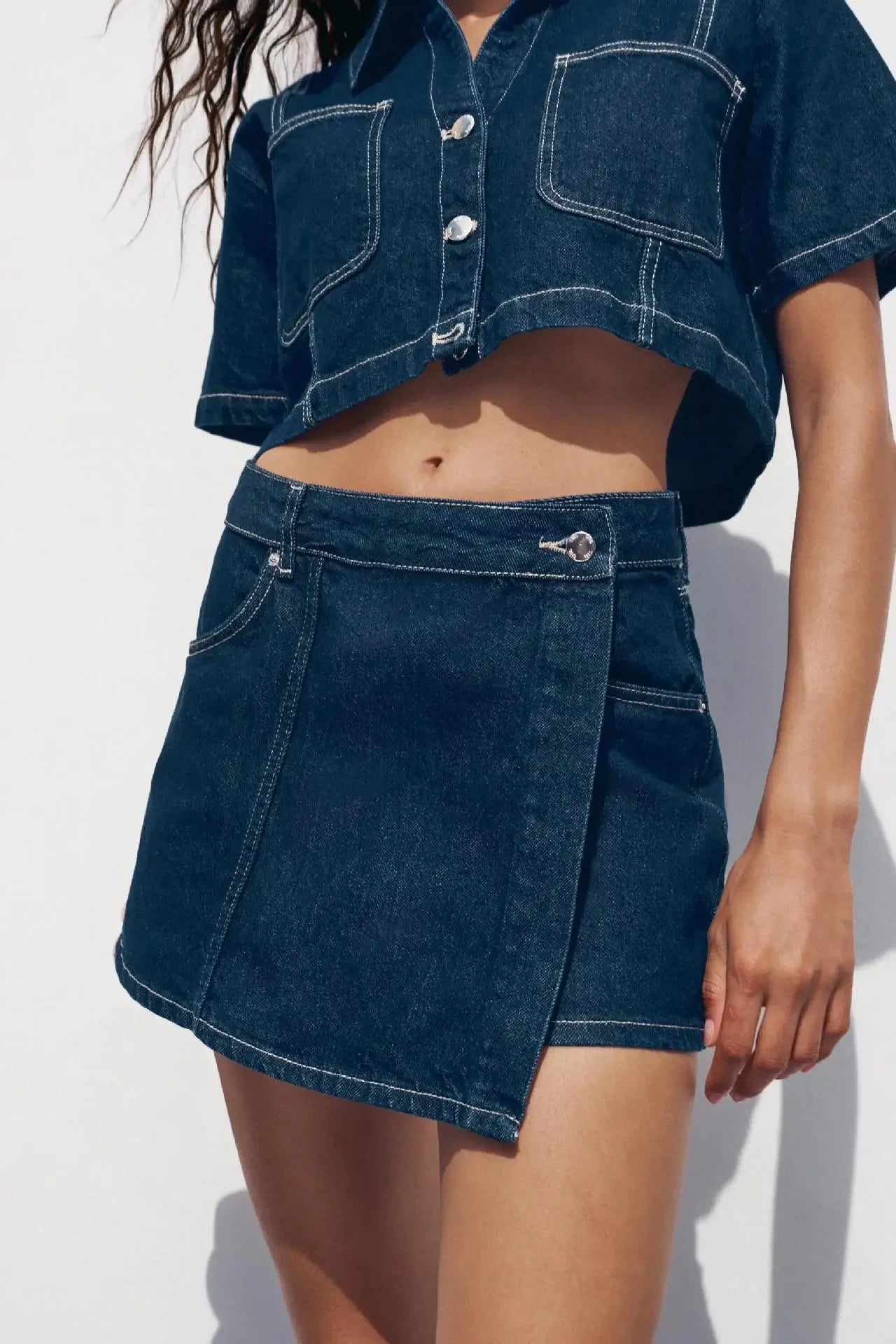 KENDALL – סט דנים: חולצה מכופתרת וחצאית מיני