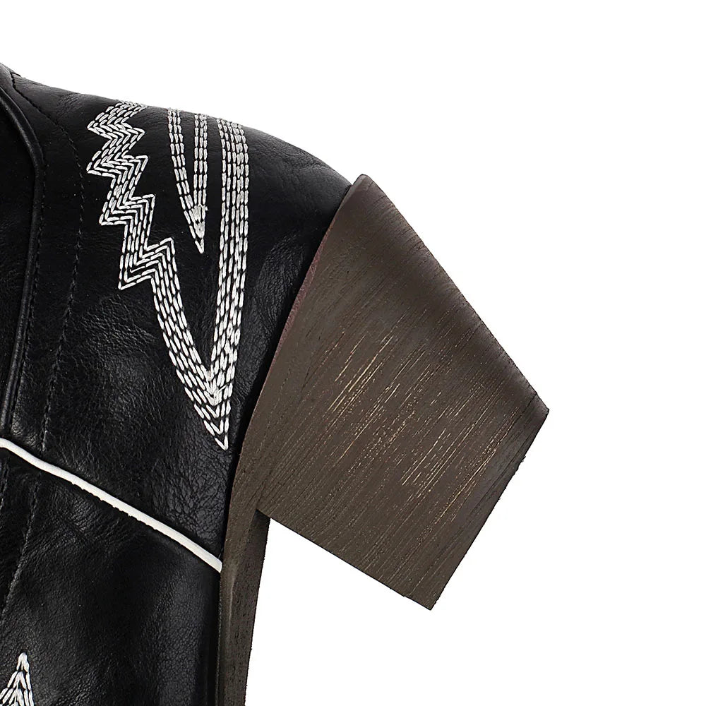 WILD - מגפי ברך קאובוי רקמה עקב בלוק בוהן מחודדת