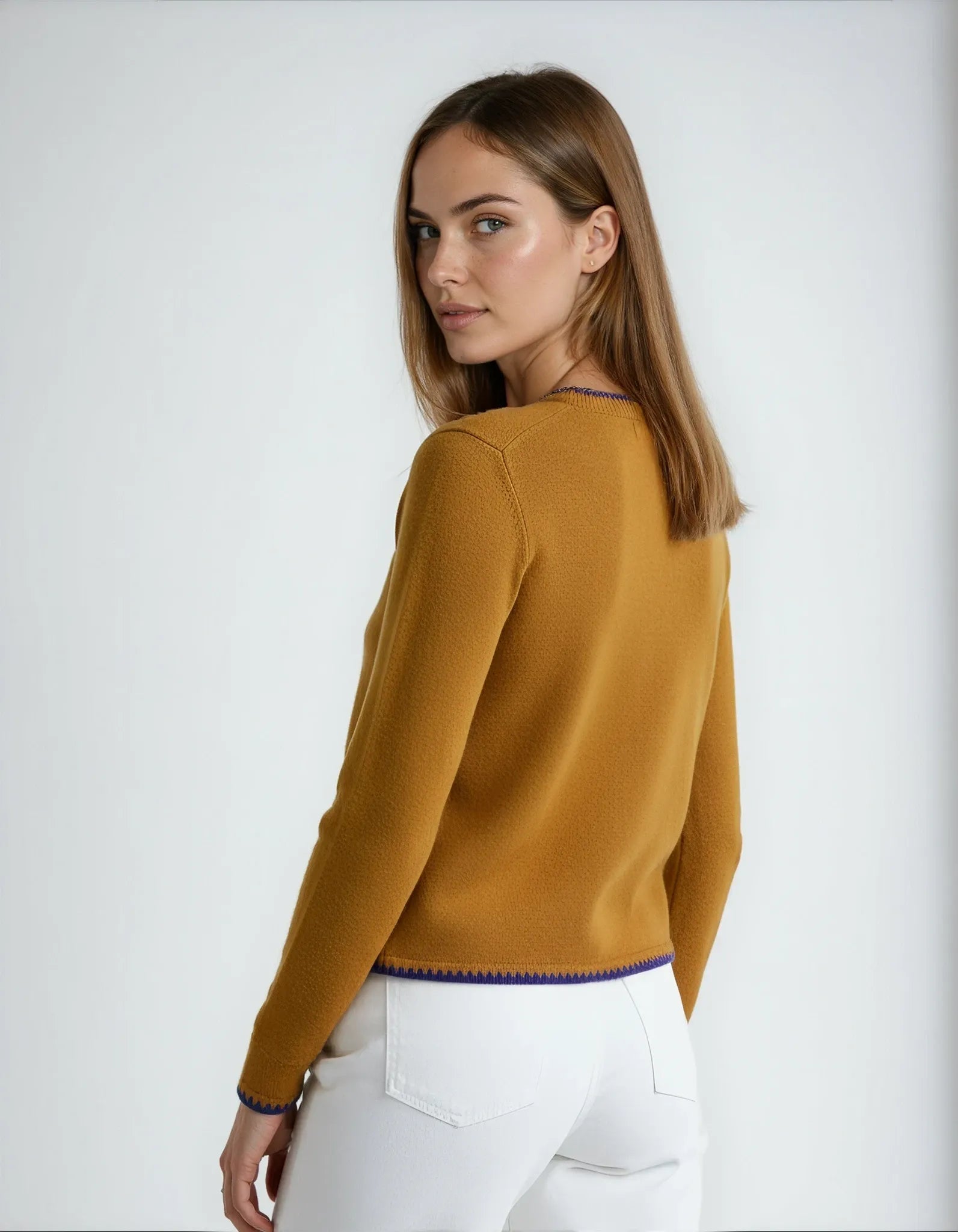 LATTE – סט סריגים: קרדיגן וגופייה תואמים עם פסים בגוון חרדל